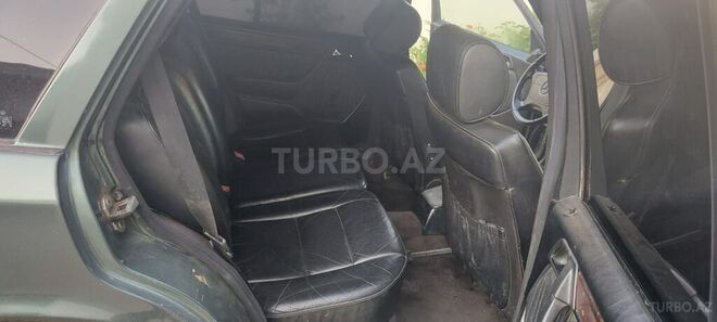 Mercedes E 200 1995, 375,000 km - 2.0 l - Bakı