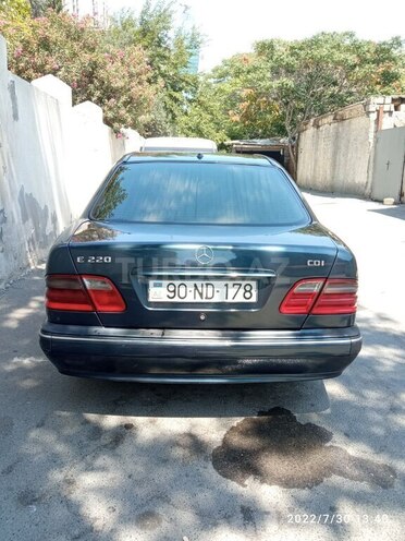 Mercedes E 220 2001, 342,000 km - 2.2 l - Bakı