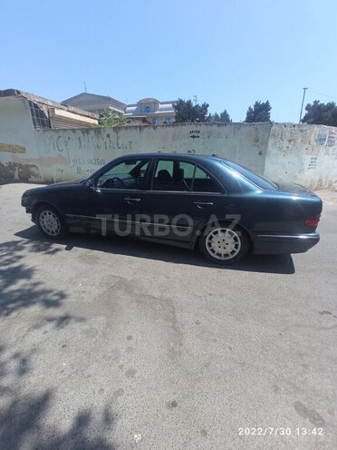 Mercedes E 220 2001, 342,000 km - 2.2 l - Bakı