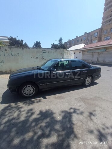 Mercedes E 220 2001, 342,000 km - 2.2 l - Bakı