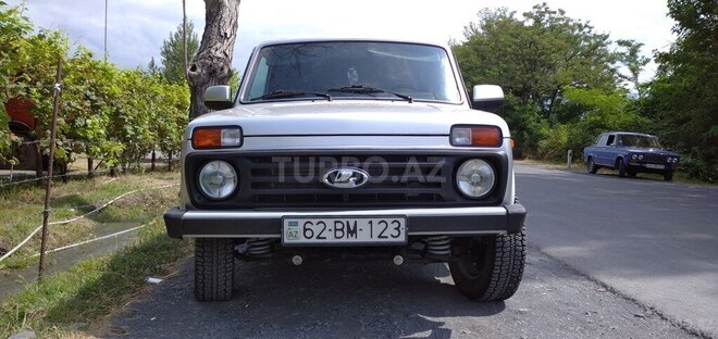 LADA (VAZ) Niva 2002, 250,000 km - 1.6 l - Zaqatala