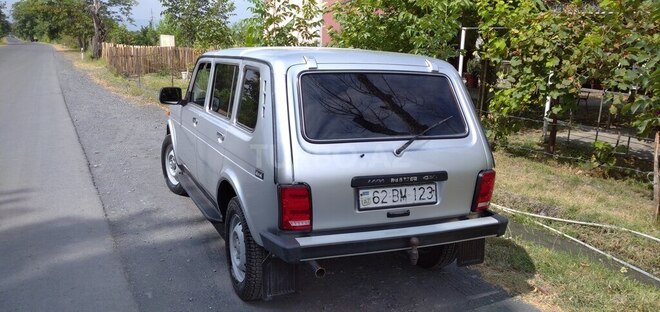 LADA (VAZ) Niva 2002, 250,000 km - 1.6 l - Zaqatala