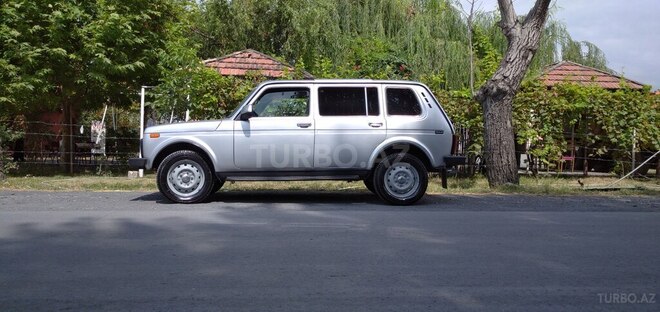 LADA (VAZ) Niva 2002, 250,000 km - 1.6 l - Zaqatala