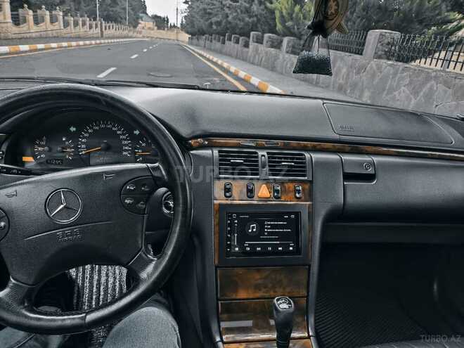 Mercedes E 240 2000, 334,000 km - 2.4 l - Bakı