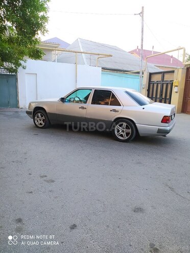 Mercedes E 250 1992, 326,123 km - 2.5 l - Bakı