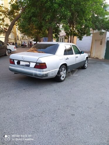 Mercedes E 250 1992, 326,123 km - 2.5 l - Bakı