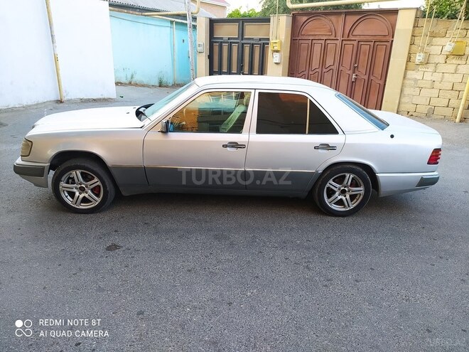 Mercedes E 250 1992, 326,123 km - 2.5 l - Bakı