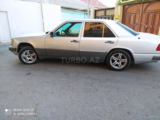 Mercedes E 250 1992, 326,123 km - 2.5 l - Bakı