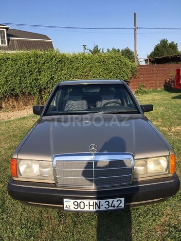 Mercedes 190 1990, 585,000 km - 2.0 l - Şirvan