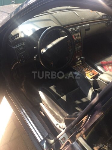 Mercedes E 240 1998, 258,000 km - 2.4 l - Bakı