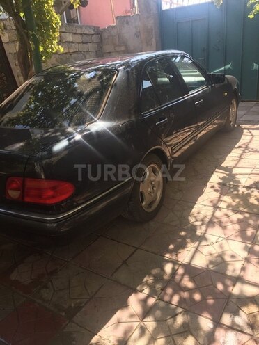 Mercedes E 240 1998, 258,000 km - 2.4 l - Bakı