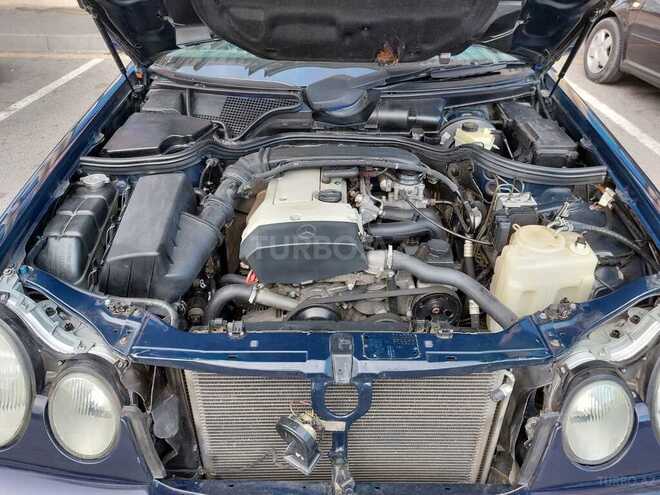 Mercedes E 200 1999, 361,235 km - 2.0 l - Bakı