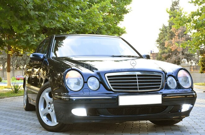 Mercedes E 240 2001, 395,872 km - 2.6 l - İmişli