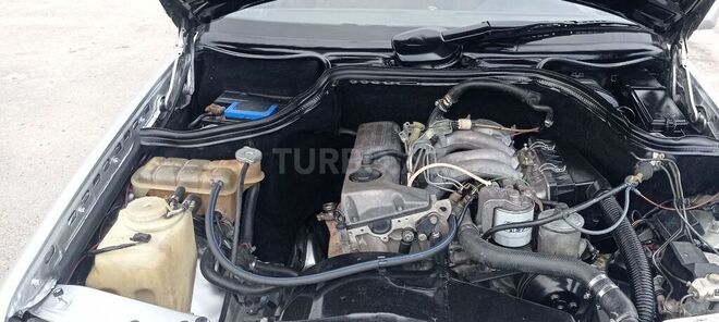 Mercedes E 200 1992, 218,200 km - 2.0 l - Bakı