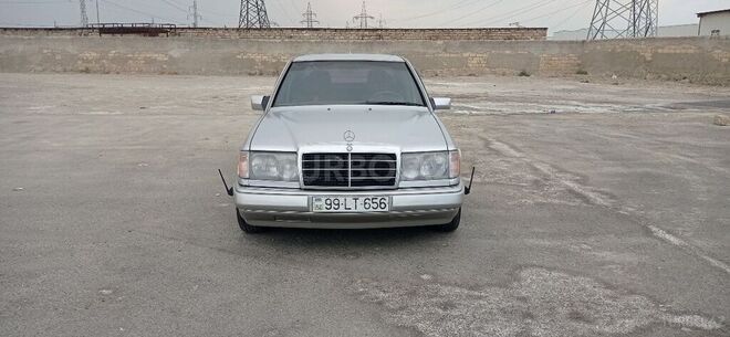 Mercedes E 200 1992, 218,200 km - 2.0 l - Bakı