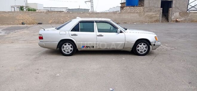 Mercedes E 200 1992, 218,200 km - 2.0 l - Bakı
