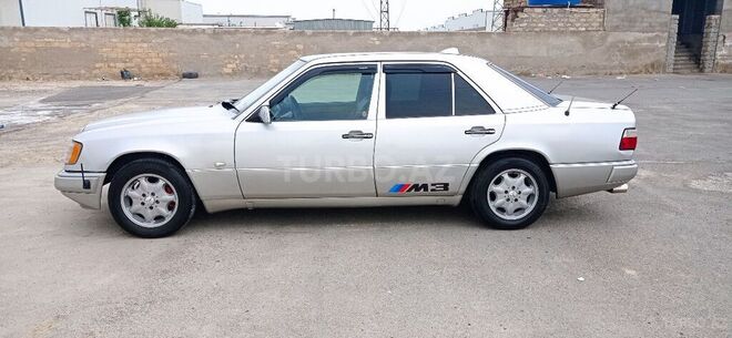 Mercedes E 200 1992, 218,200 km - 2.0 l - Bakı