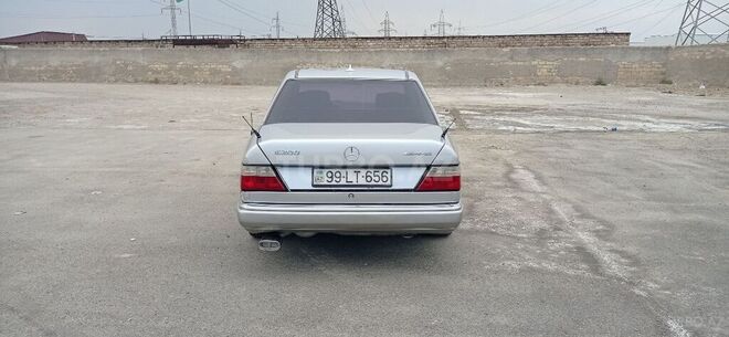 Mercedes E 200 1992, 218,200 km - 2.0 l - Bakı
