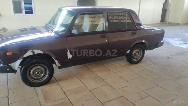 LADA (VAZ) 2107 2004, 193,000 km - 1.6 л - Salyan