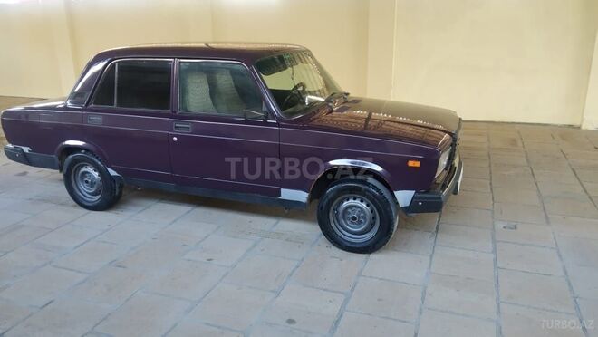 LADA (VAZ) 2107 2004, 193,000 km - 1.6 л - Salyan