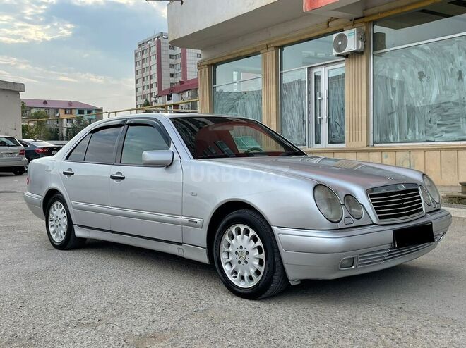 Mercedes E 240 1998, 328,000 km - 2.4 l - Sumqayıt