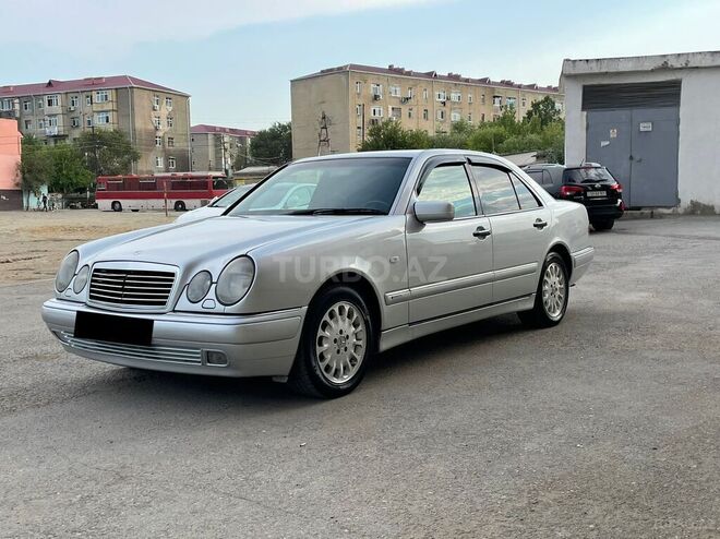 Mercedes E 240 1998, 328,000 km - 2.4 l - Sumqayıt