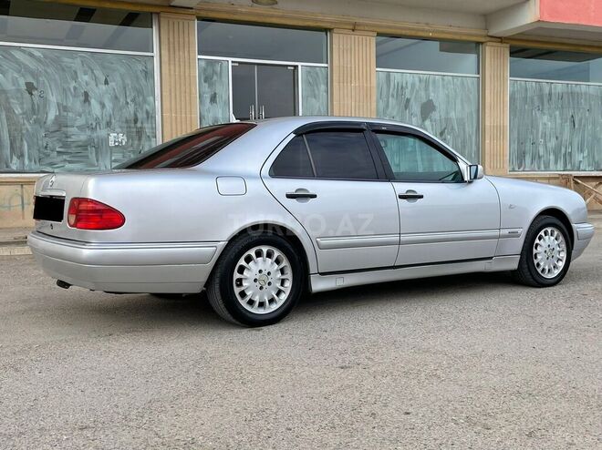 Mercedes E 240 1998, 328,000 km - 2.4 l - Sumqayıt