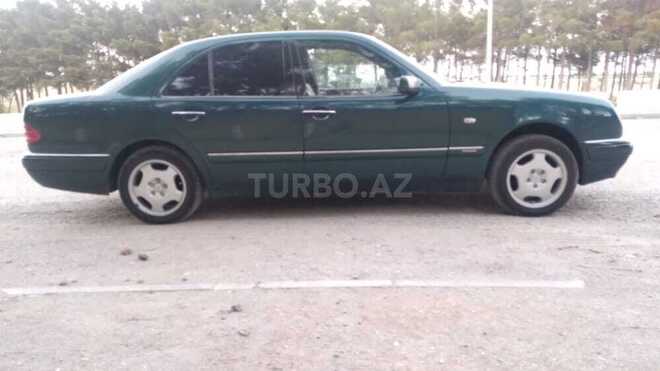 Mercedes E 220 1998, 250,000 km - 2.2 л - Sumqayıt