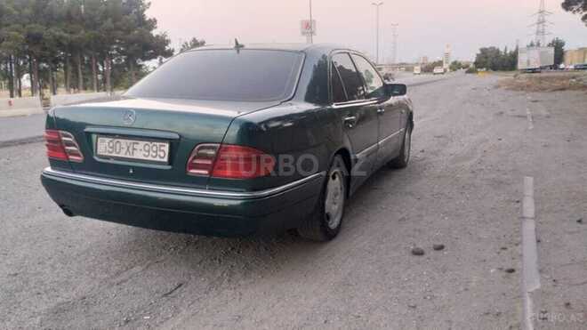 Mercedes E 220 1998, 250,000 km - 2.2 л - Sumqayıt