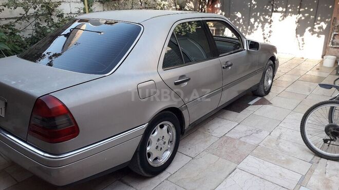 Mercedes C 220 1995, 271,300 km - 2.2 л - Bakı