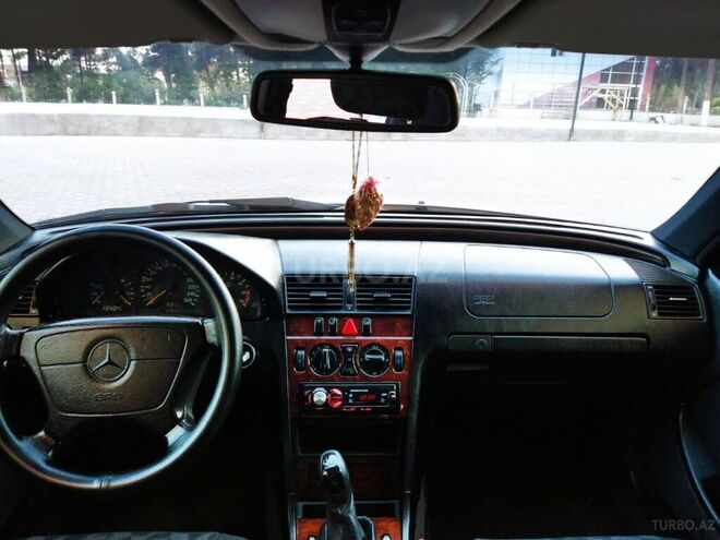 Mercedes C 200 1998, 318,000 km - 2.0 л - Şirvan