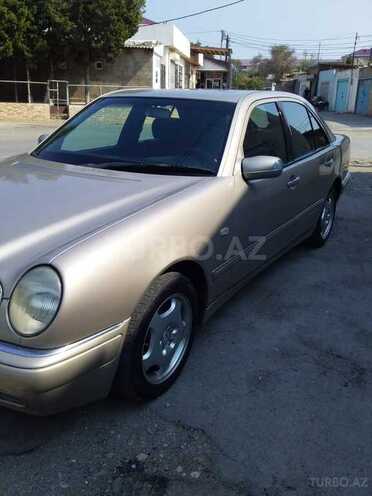 Mercedes E 240 1998, 250,000 km - 2.4 l - Sumqayıt