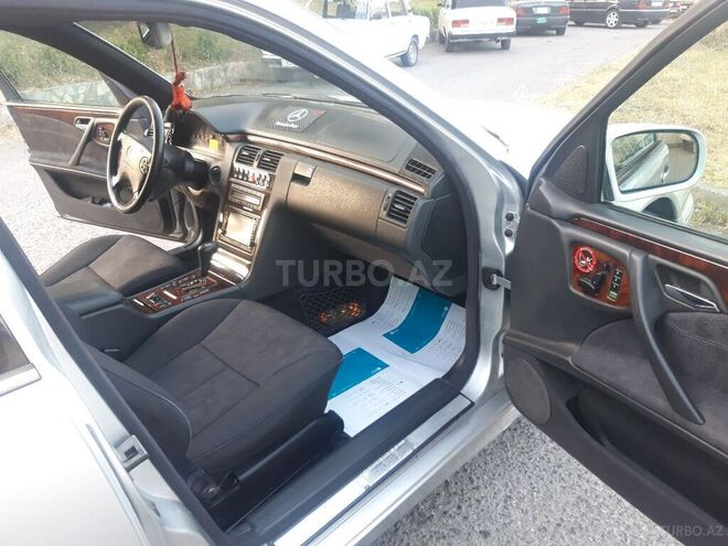 Mercedes E 220 1999, 503,256 km - 2.2 l - Şəki