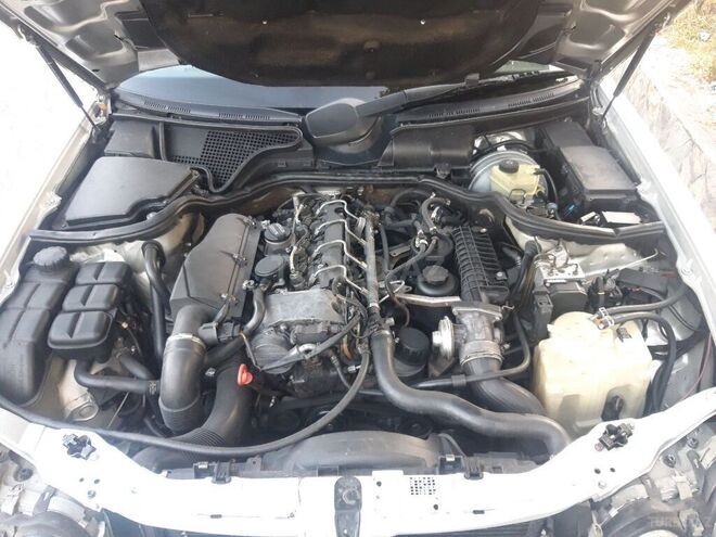 Mercedes E 220 1999, 503,256 km - 2.2 l - Şəki