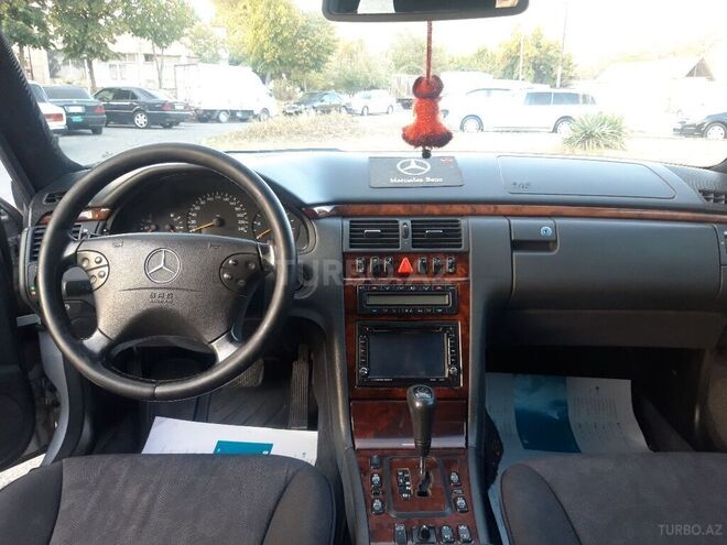 Mercedes E 220 1999, 503,256 km - 2.2 l - Şəki