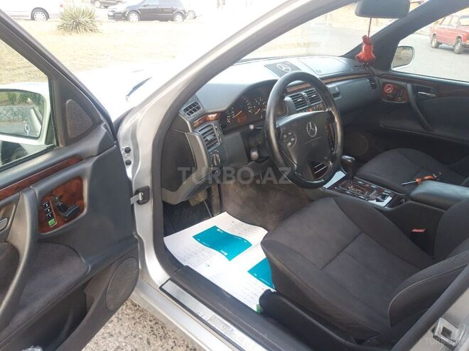 Mercedes E 220 1999, 503,256 km - 2.2 l - Şəki