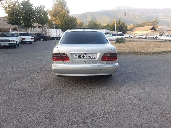 Mercedes E 220 1999, 503,256 km - 2.2 l - Şəki