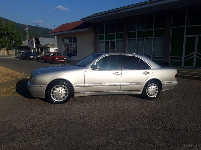 Mercedes E 220 1999, 503,256 km - 2.2 l - Şəki