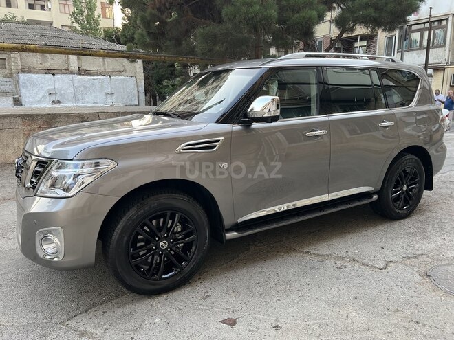 Nissan Patrol 2010, 115,000 km - 5.6 л - Bakı