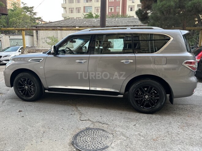 Nissan Patrol 2010, 115,000 km - 5.6 л - Bakı