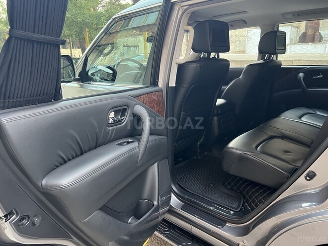 Nissan Patrol 2010, 115,000 km - 5.6 л - Bakı