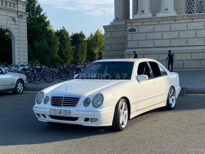 Mercedes E 320 2001, 206,000 km - 3.2 л - Gəncə