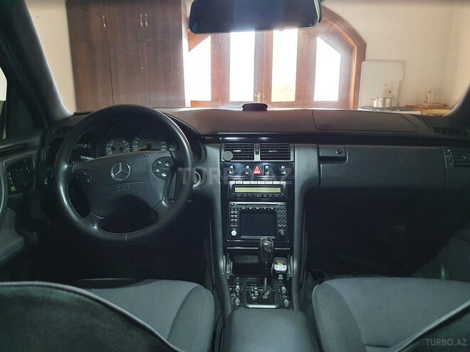 Mercedes E 320 2001, 206,000 km - 3.2 л - Gəncə