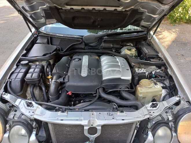 Mercedes E 220 2001, 289,000 km - 2.2 l - Bakı