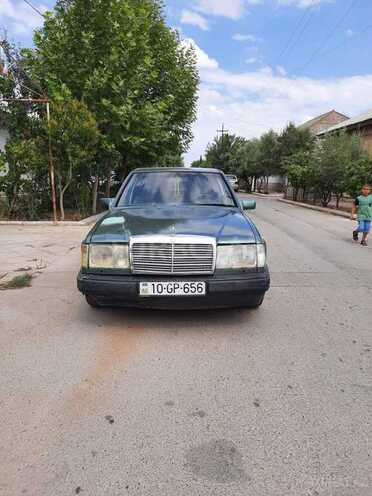 Mercedes E 200 1987, 354,216 km - 2.0 l - Salyan