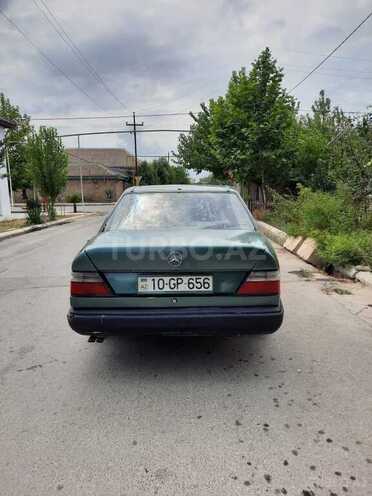 Mercedes E 200 1987, 354,216 km - 2.0 l - Salyan