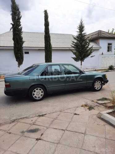 Mercedes E 200 1987, 354,216 km - 2.0 l - Salyan
