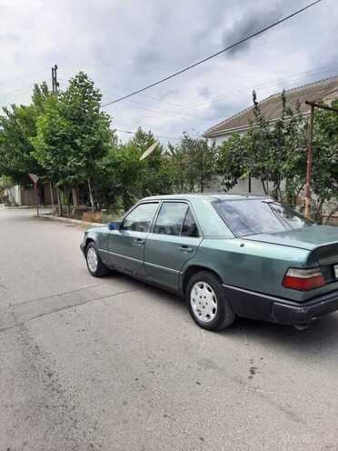 Mercedes E 200 1987, 354,216 km - 2.0 l - Salyan