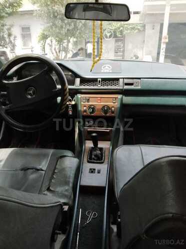 Mercedes E 200 1987, 354,216 km - 2.0 l - Salyan