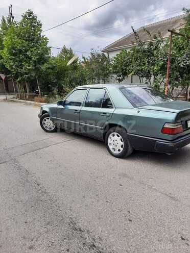 Mercedes E 200 1987, 354,216 km - 2.0 l - Salyan